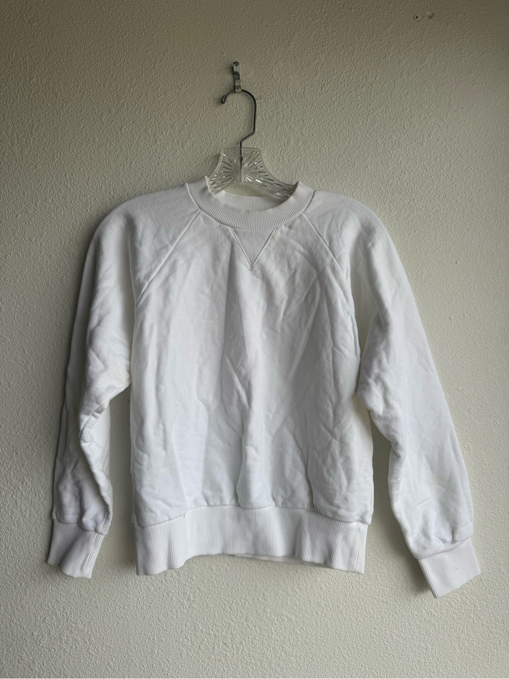 Agnes B. Classic White Crewneck Raglan Sleeve Sweatshirt size S